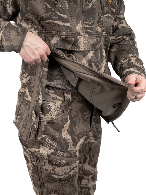 Patent-pending BridgeZip™ side zipper system integrates around saddle bridge ropes