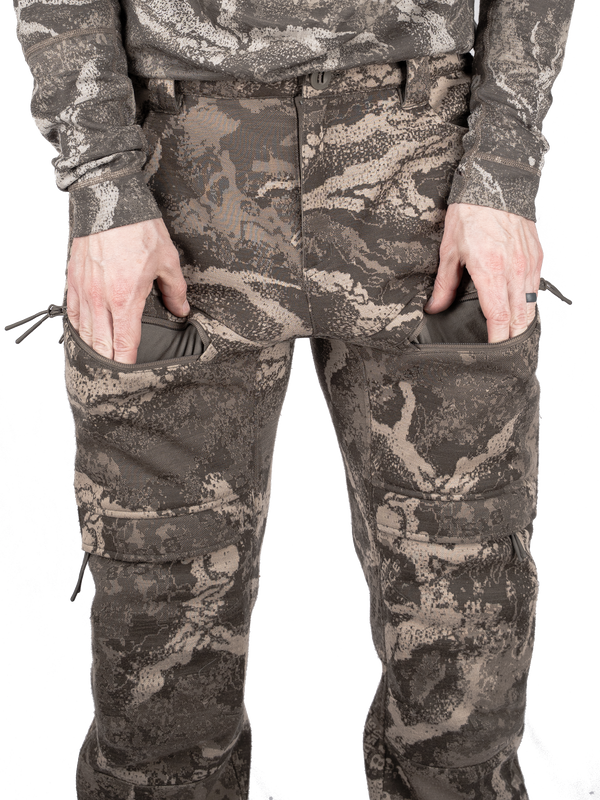Jean-style front pockets and zippered thigh pockets