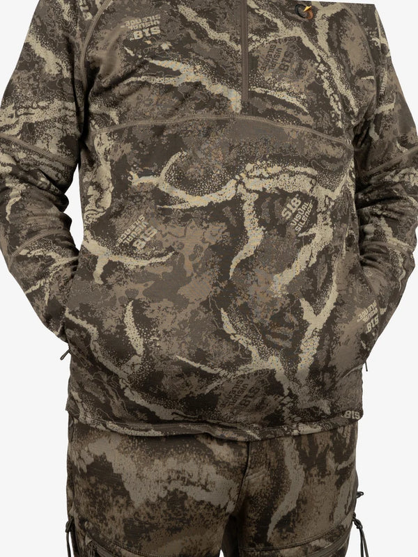 Mesh-lined kangaroo front pocket with venting