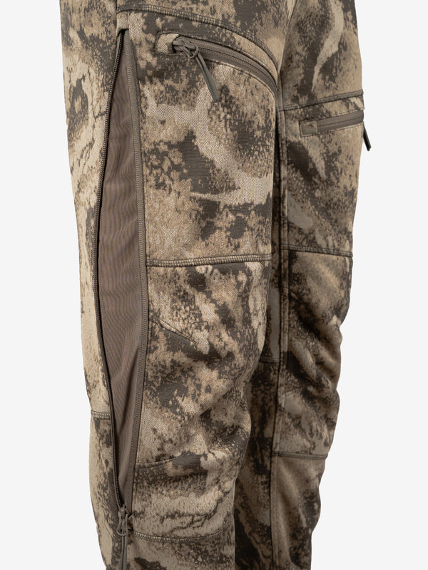 Side zippered venting on legs