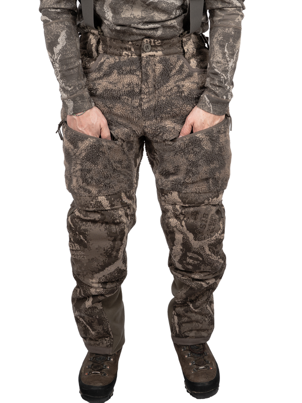 Jean-style front pockets and zippered thigh pockets