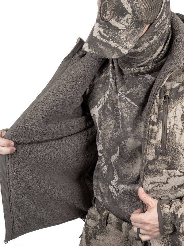 Paneled sherpa lining in body with 150 gsm QuietLoft Extreme Insulation (100 gsm in sleeves)